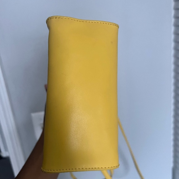 Yellow Authentic Telfar Bag - Used - Picture 8 of 9